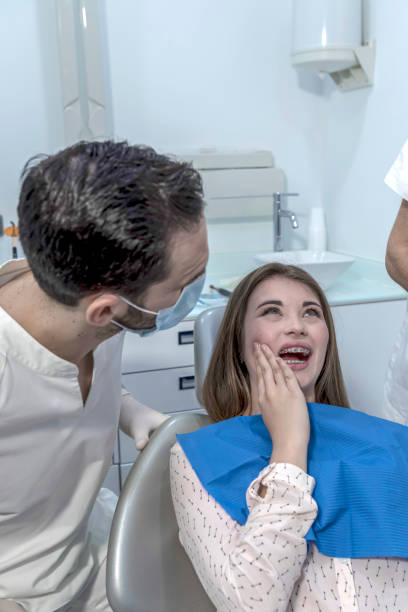  Crenshaw, MS Emergency Dentist Pros